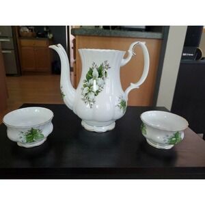VINTAGE Royal Albert Bone China Trillium Coffee Pot, England. 2 Sugar Bowls